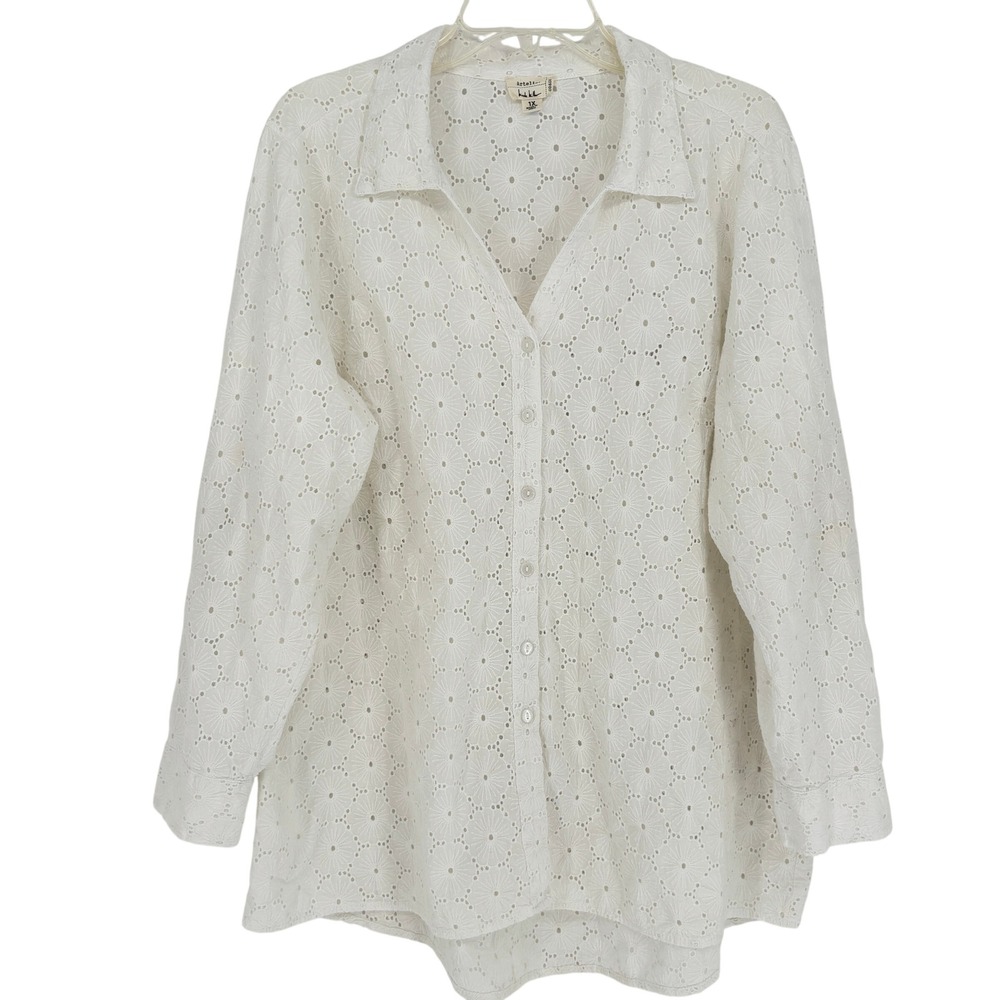Vintage-Inspired Eyelet Button-Front Blouse in Cream
